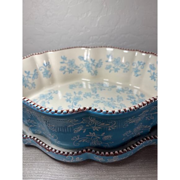 Temp-tations by Tara Oval Baker Dish w Deep Lid Tray Scalloped Blue Floral Lace - Picture 2 of 7